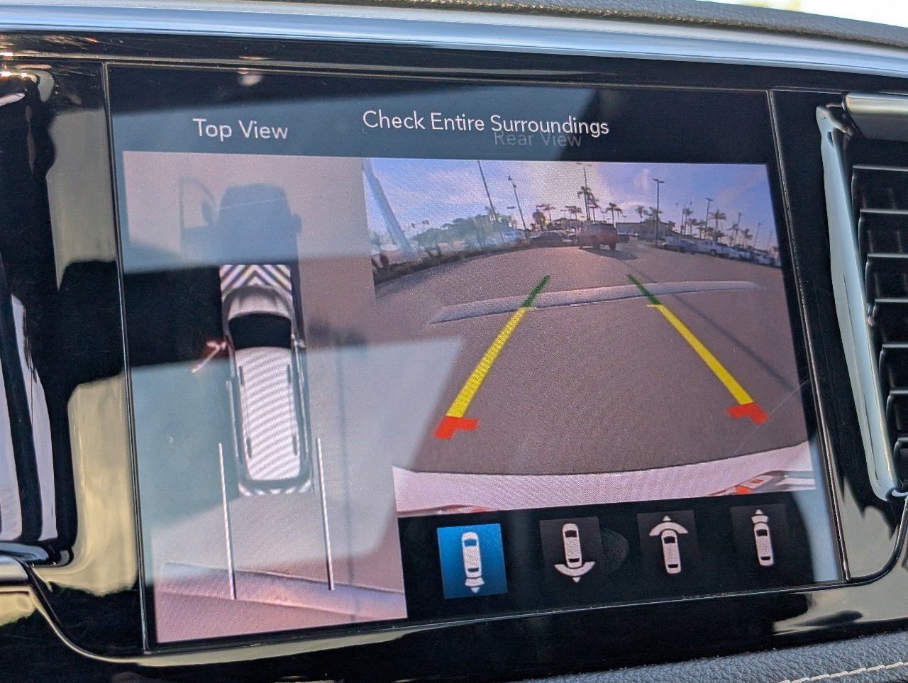 Used 2020 Chrysler Pacifica Limited w/ Advanced Safetytec Group image 7