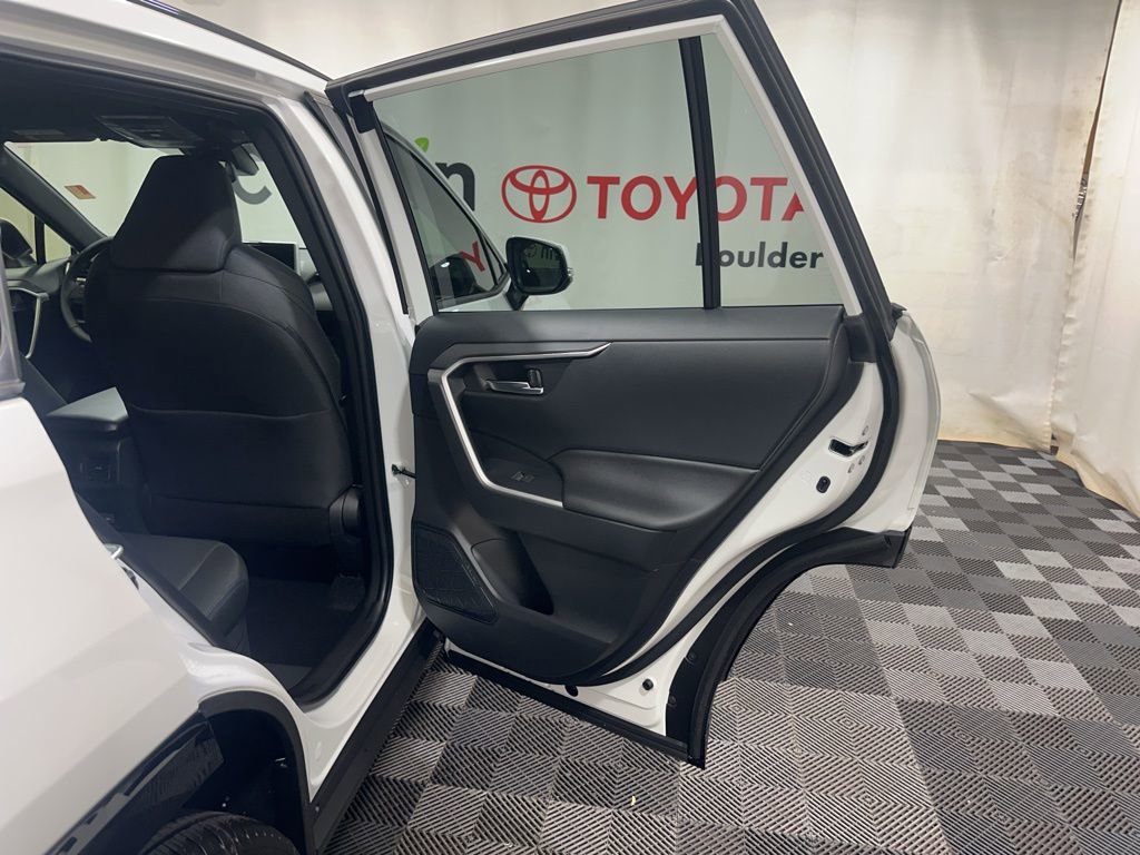 Used 2025 Toyota RAV4 SE image 11