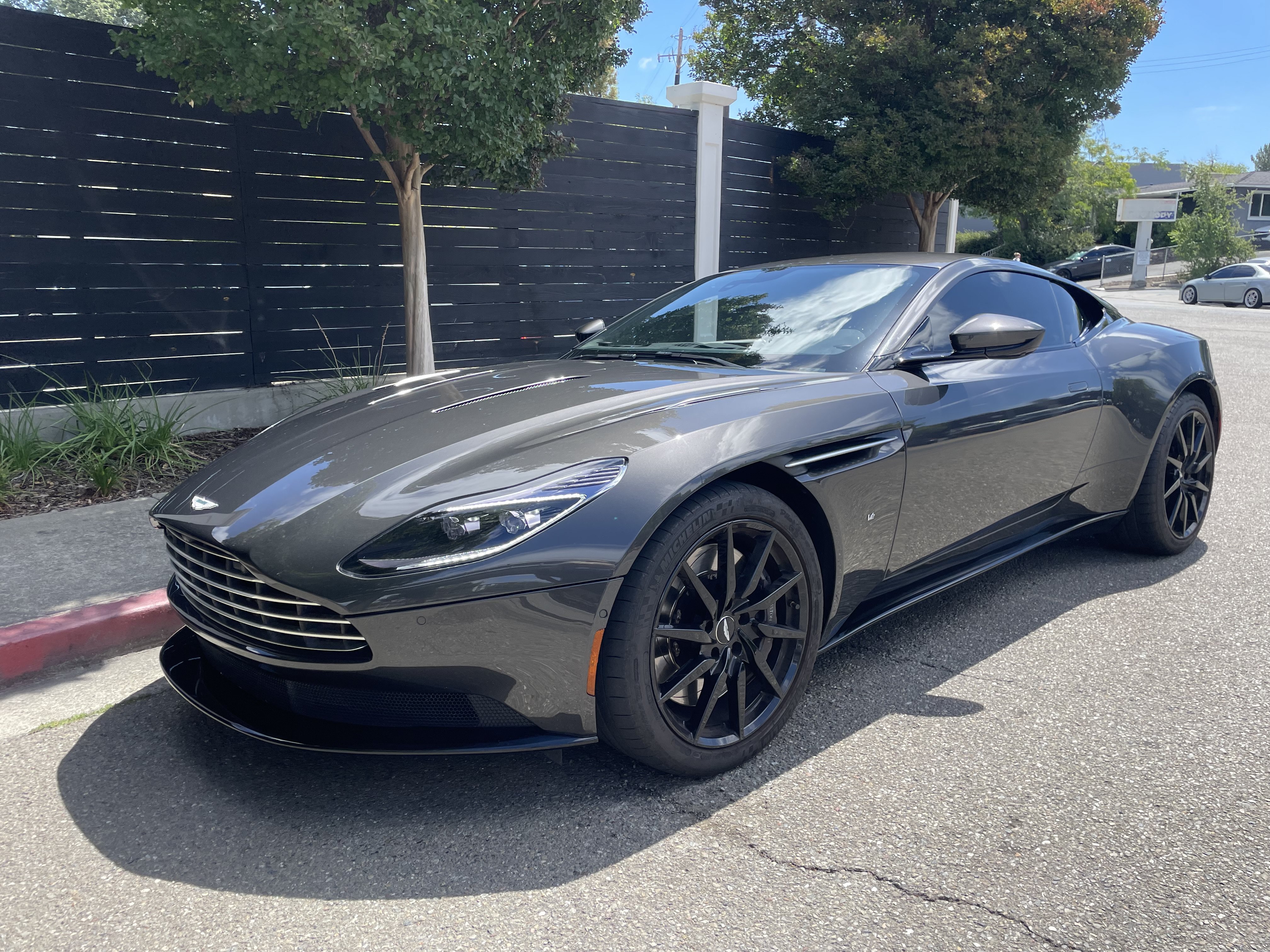 Used 2017 Aston Martin DB11 V12 RWD image 7