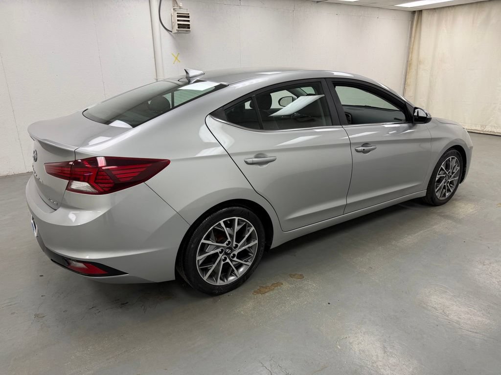 Used 2020 Hyundai Elantra Limited w/ Cargo Package (C1) FWD image 5