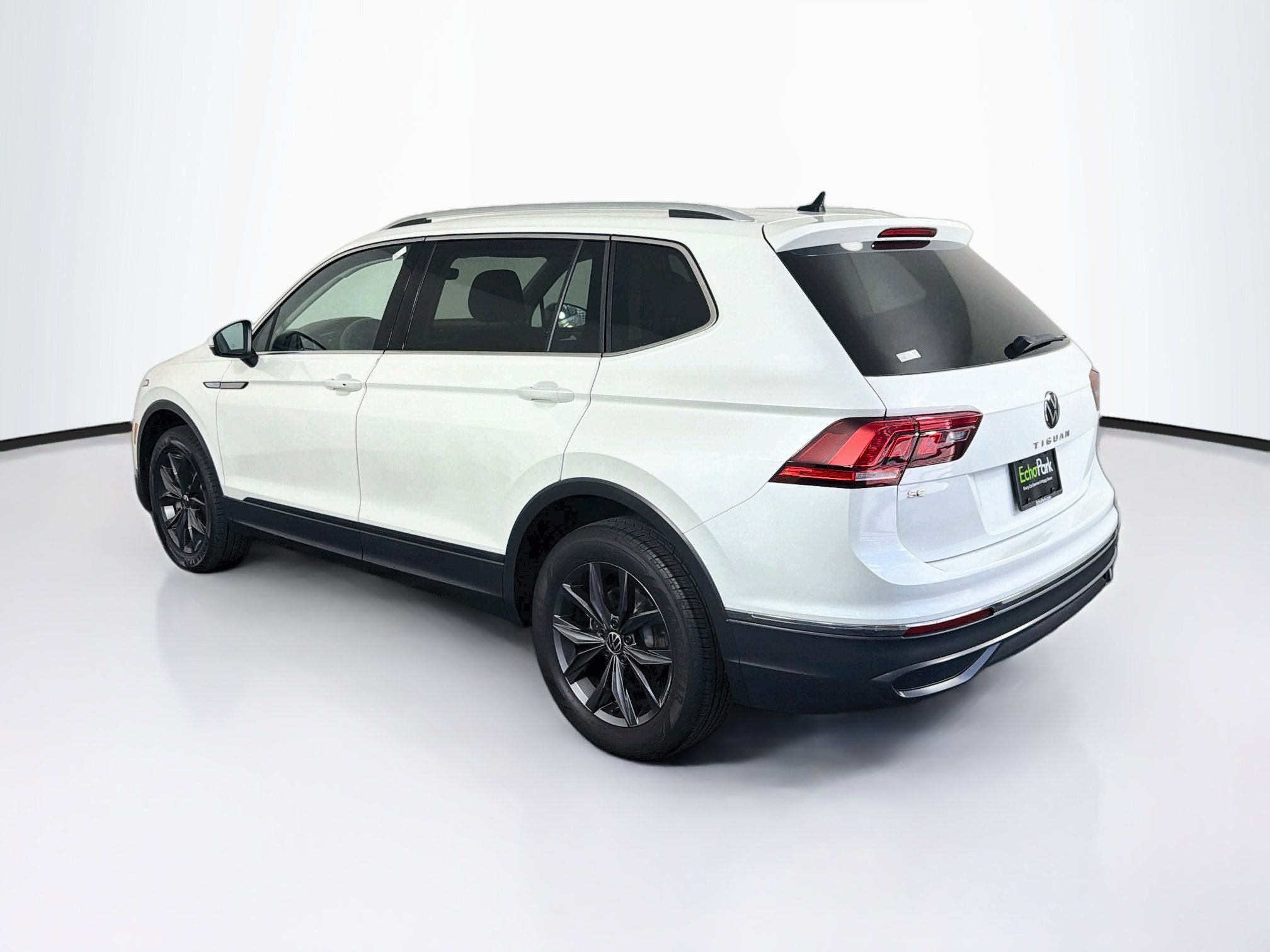 Used 2023 Volkswagen Tiguan SE FWD image 5