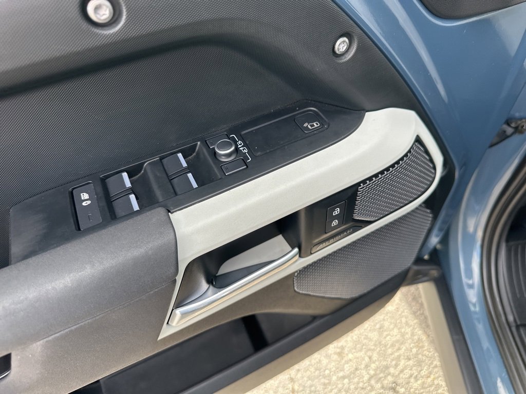 Used 2023 Land Rover Defender 110 S image 18