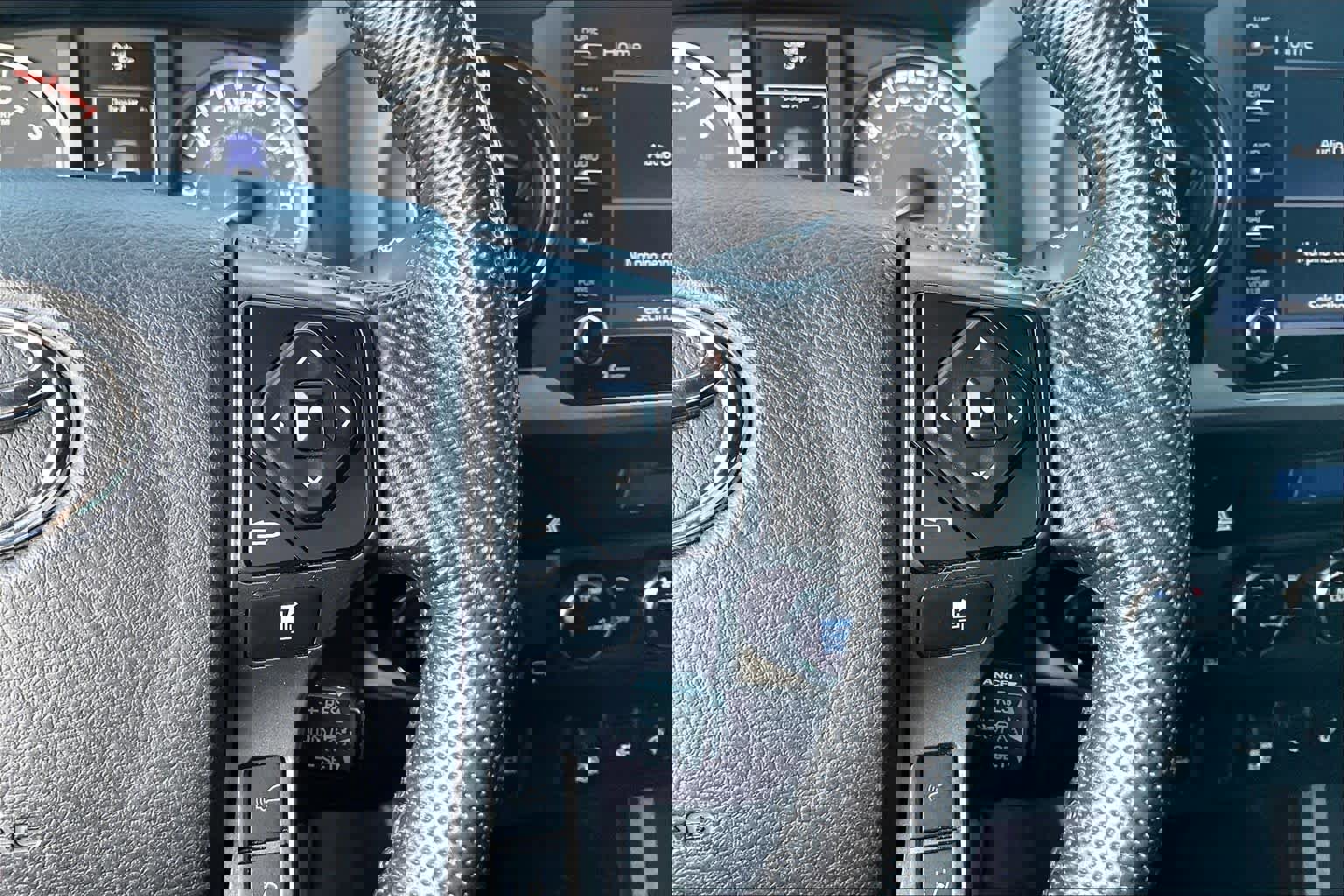 Used 2022 Toyota Tacoma TRD Off-Road image 20