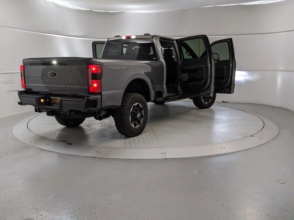 New 2025 Ford F250 Lariat w/ Lariat Ultimate Package image 9