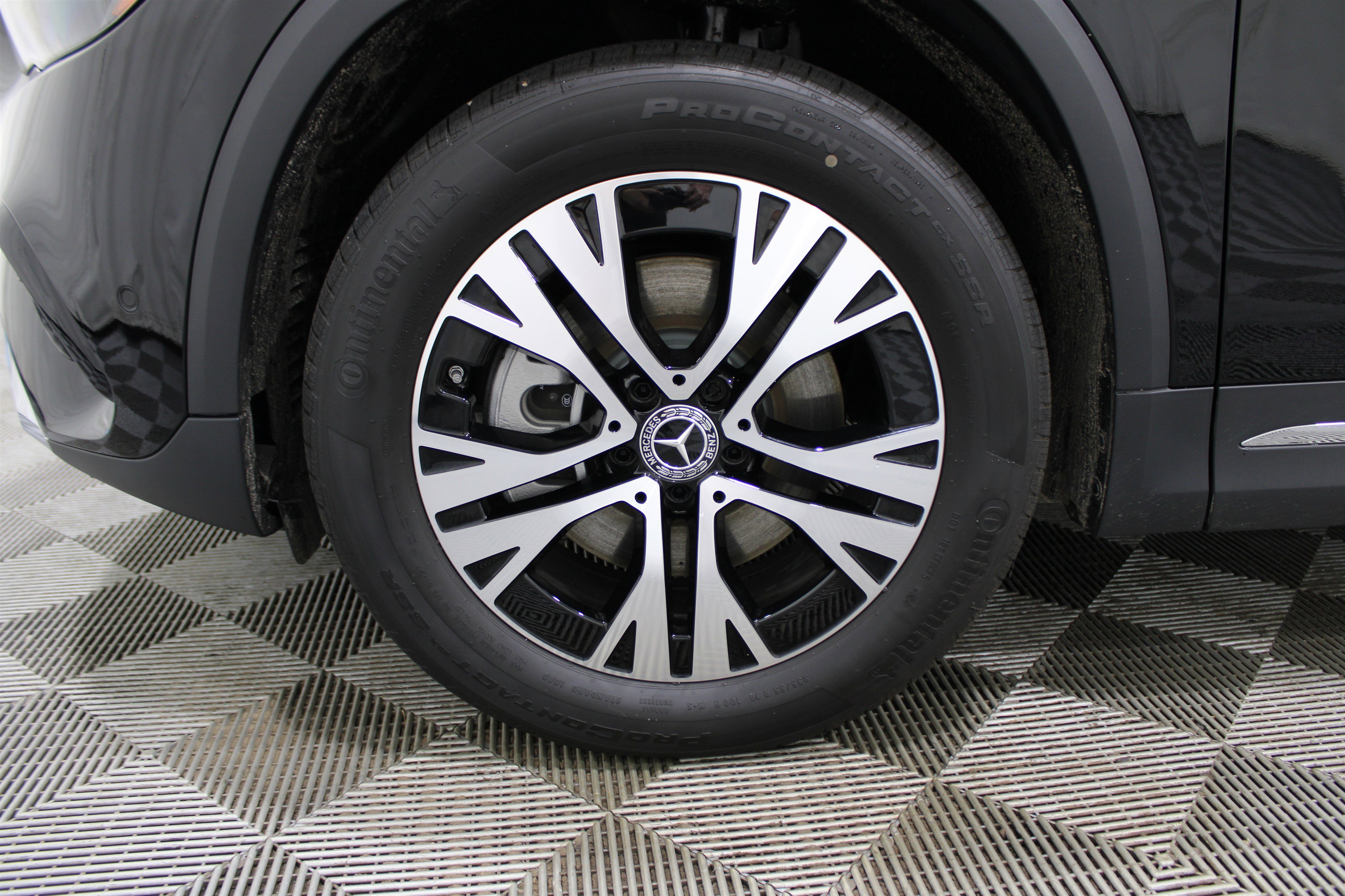 Used 2025 Mercedes-Benz GLA 250 4MATIC image 38