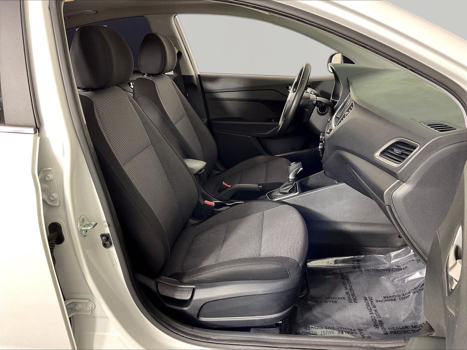 Used 2022 Hyundai Accent Limited FWD image 27