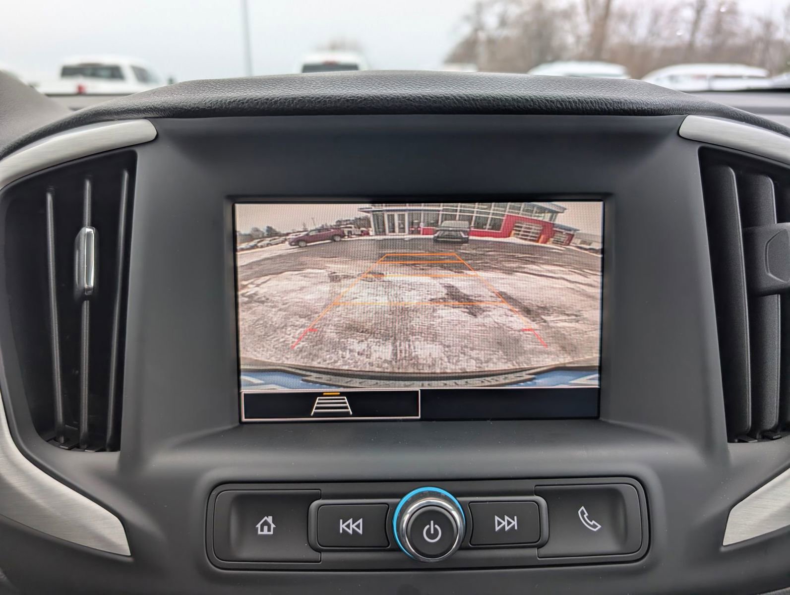 Used 2024 GMC Terrain SLE w/ Driver Convenience Package image 19