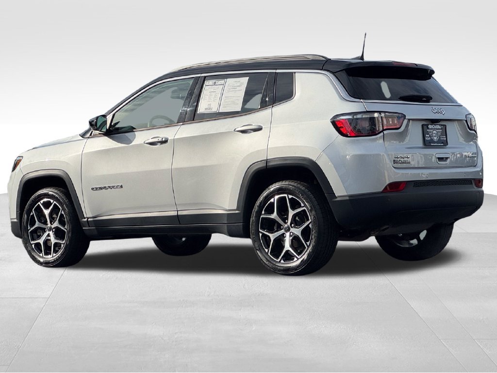 Used 2025 Jeep Compass Limited AWD/4WD image 5