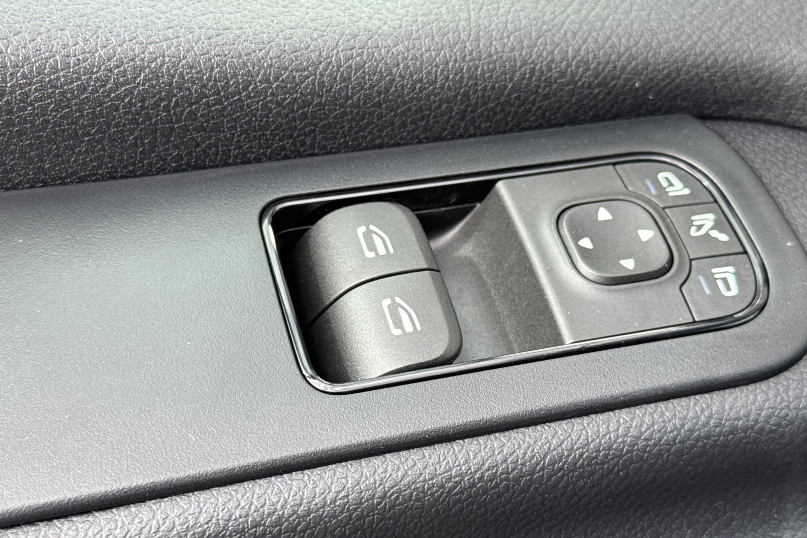 New 2025 Mercedes-Benz Sprinter 2500 image 13