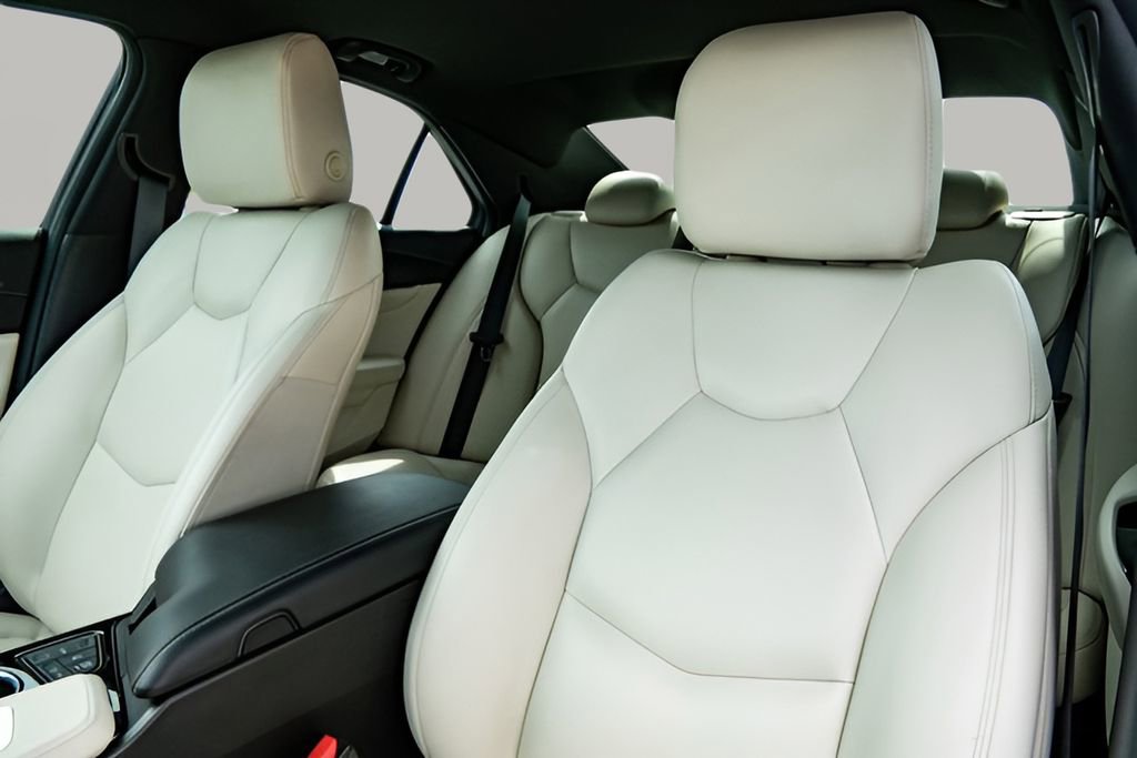 Used 2023 Cadillac CT4 Luxury w/ Sun And Sound Package RWD image 9