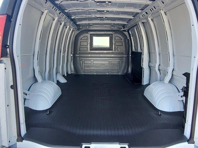 New 2026 Chevrolet Express 2500 Extended w/ Communications Package RWD image 21