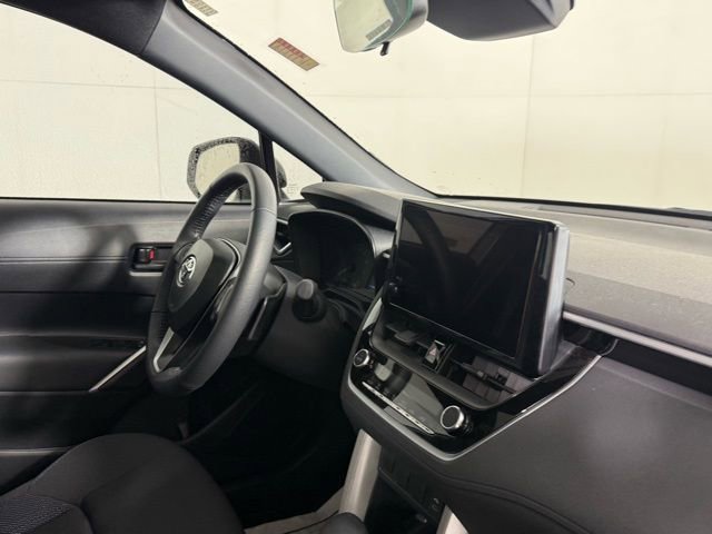 Used 2024 Toyota Corolla Cross SE w/ Moonroof Package image 34