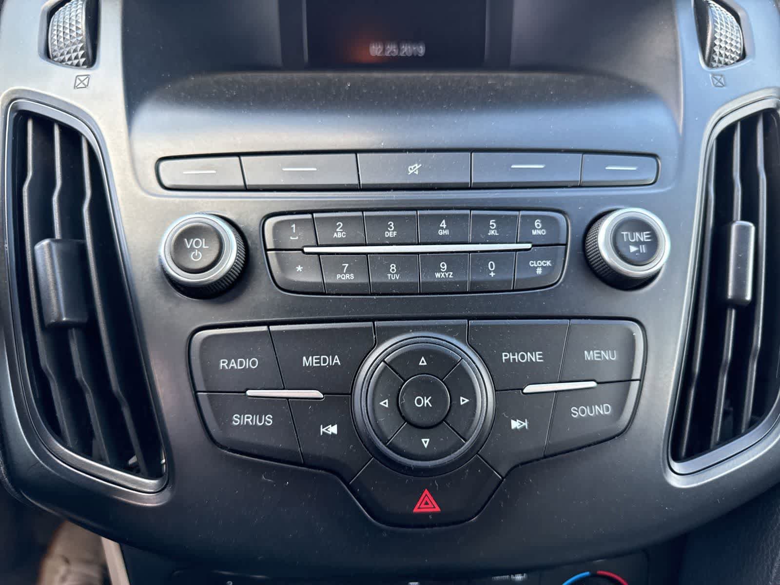 Used 2018 Ford Focus SE FWD image 24