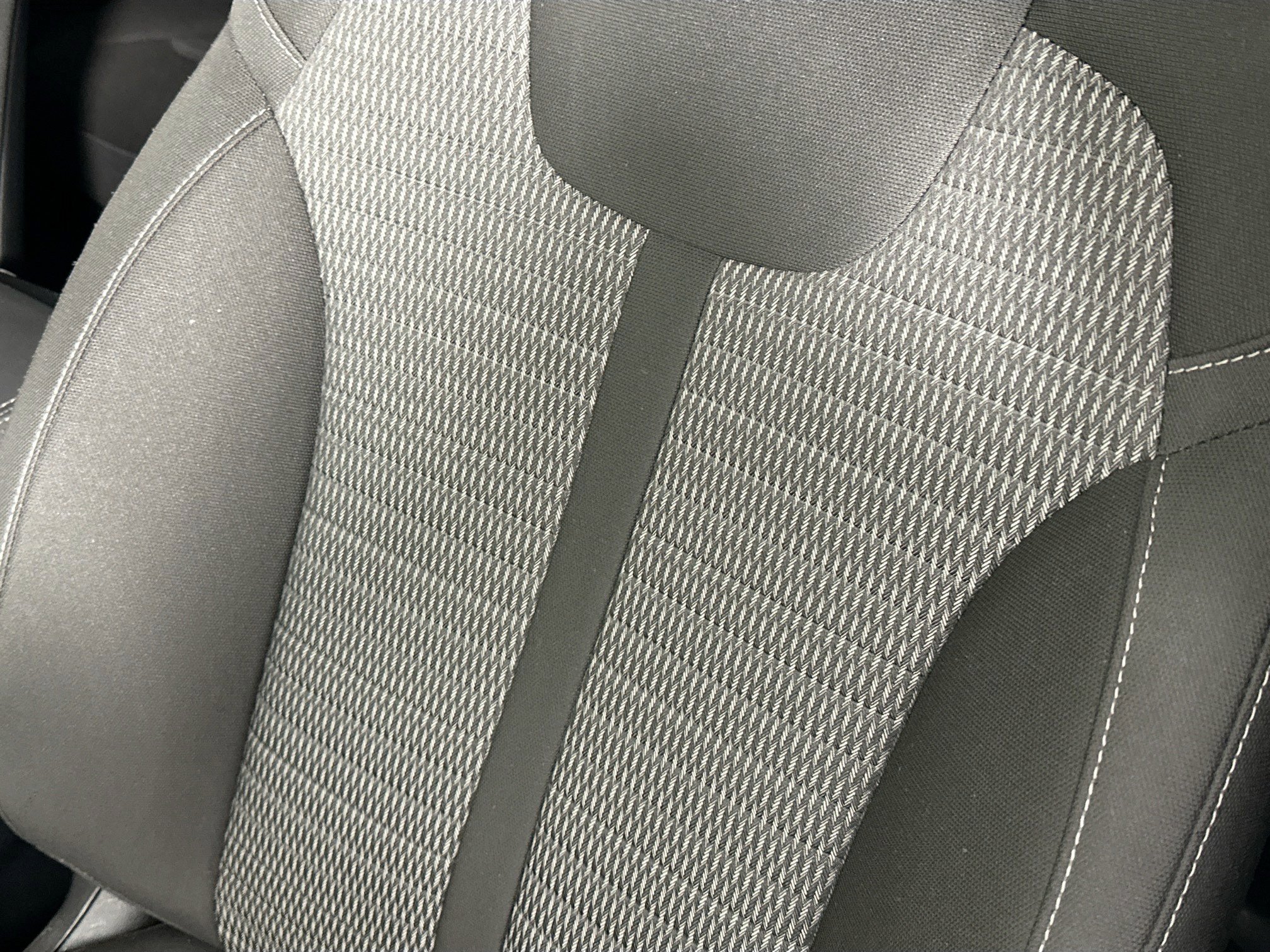 Used 2025 Kia Sorento LX image 18