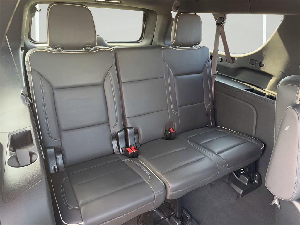Used 2023 Chevrolet Suburban Premier image 32