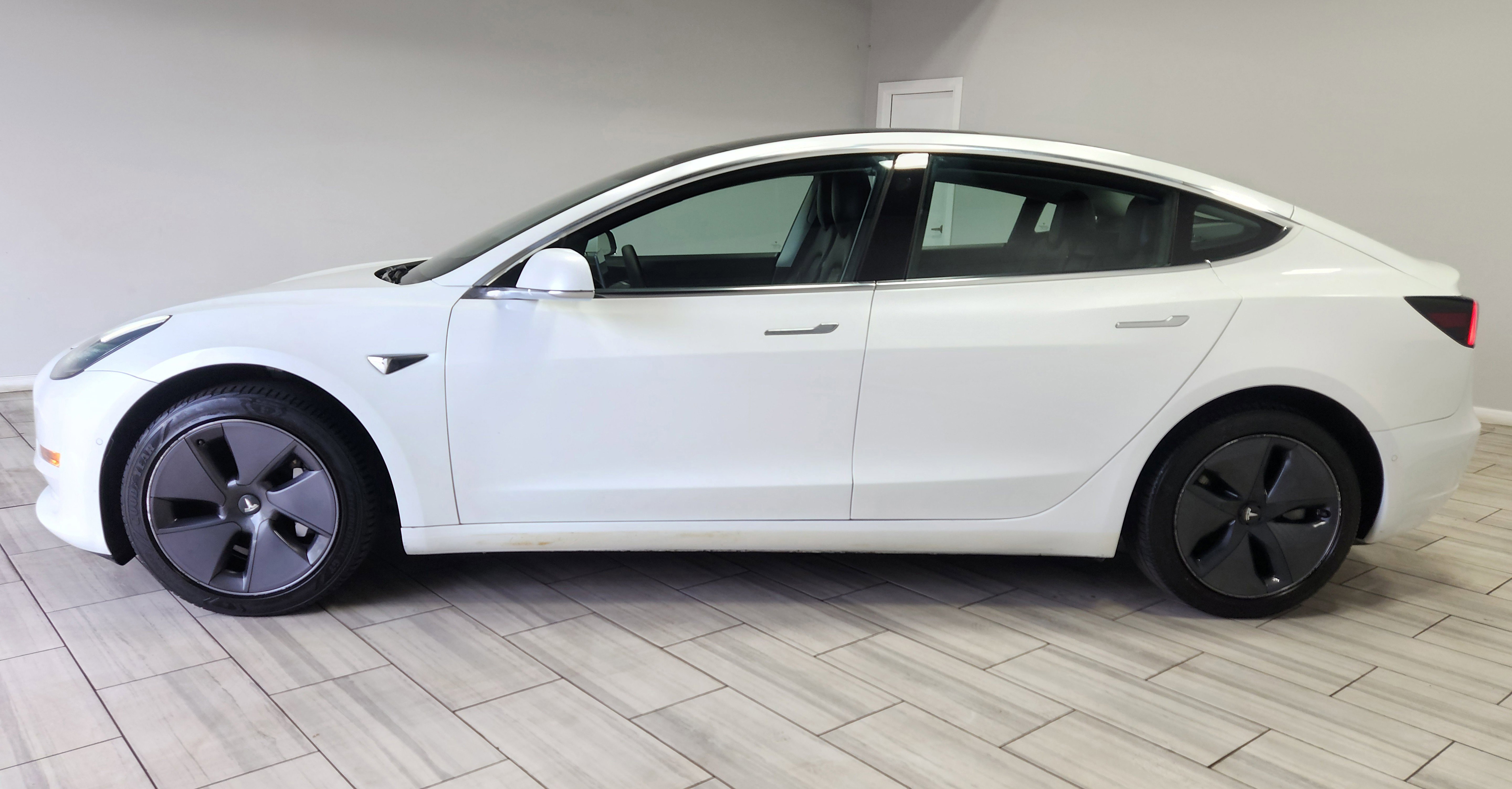 Used 2020 Tesla Model 3 Standard Range RWD image 2