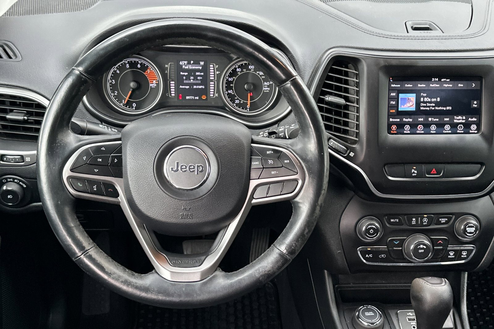 Used 2019 Jeep Cherokee Latitude w/ Cold Weather Group image 14