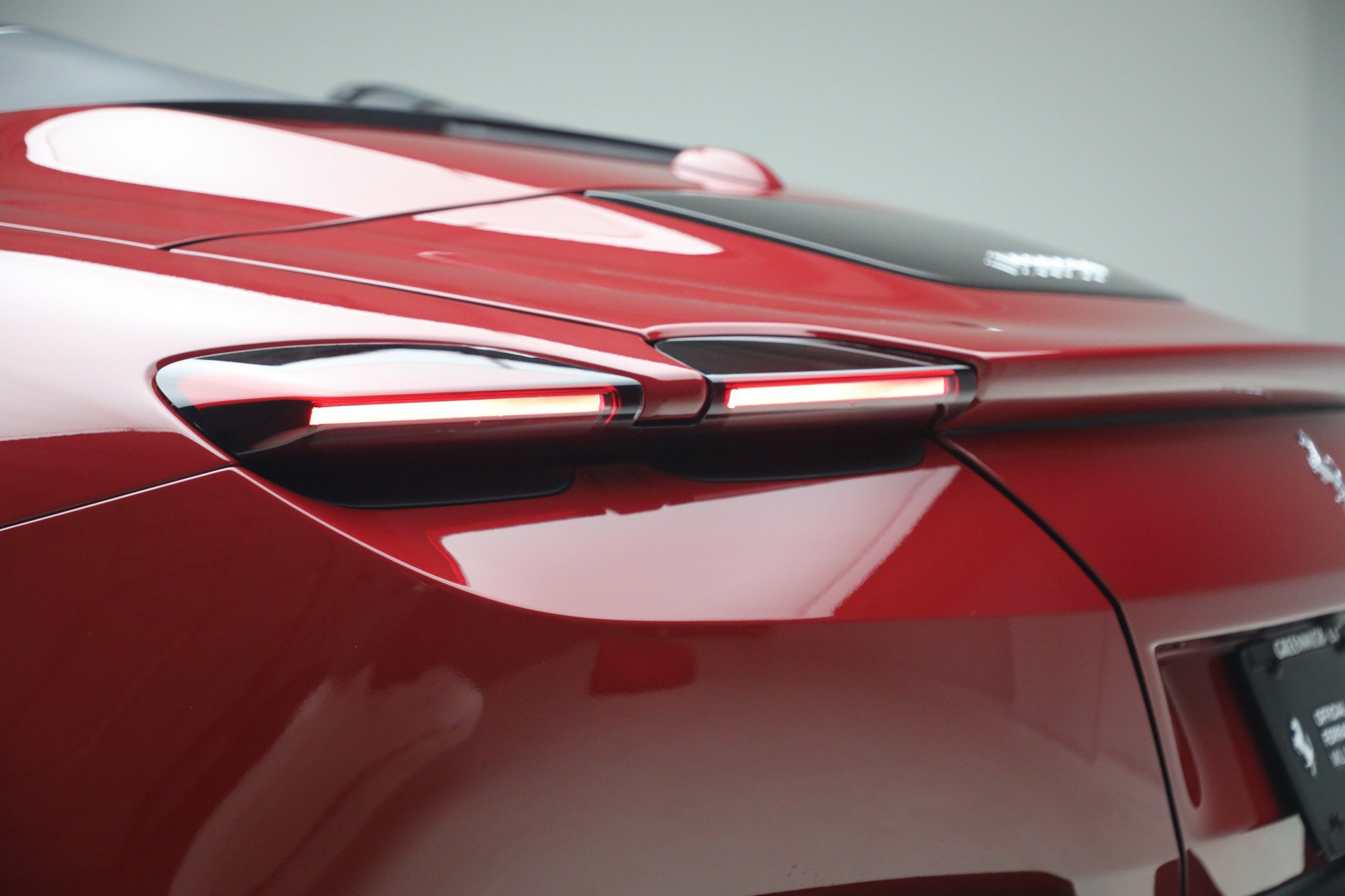 Certified 2025 Ferrari Roma Spider RWD image 41
