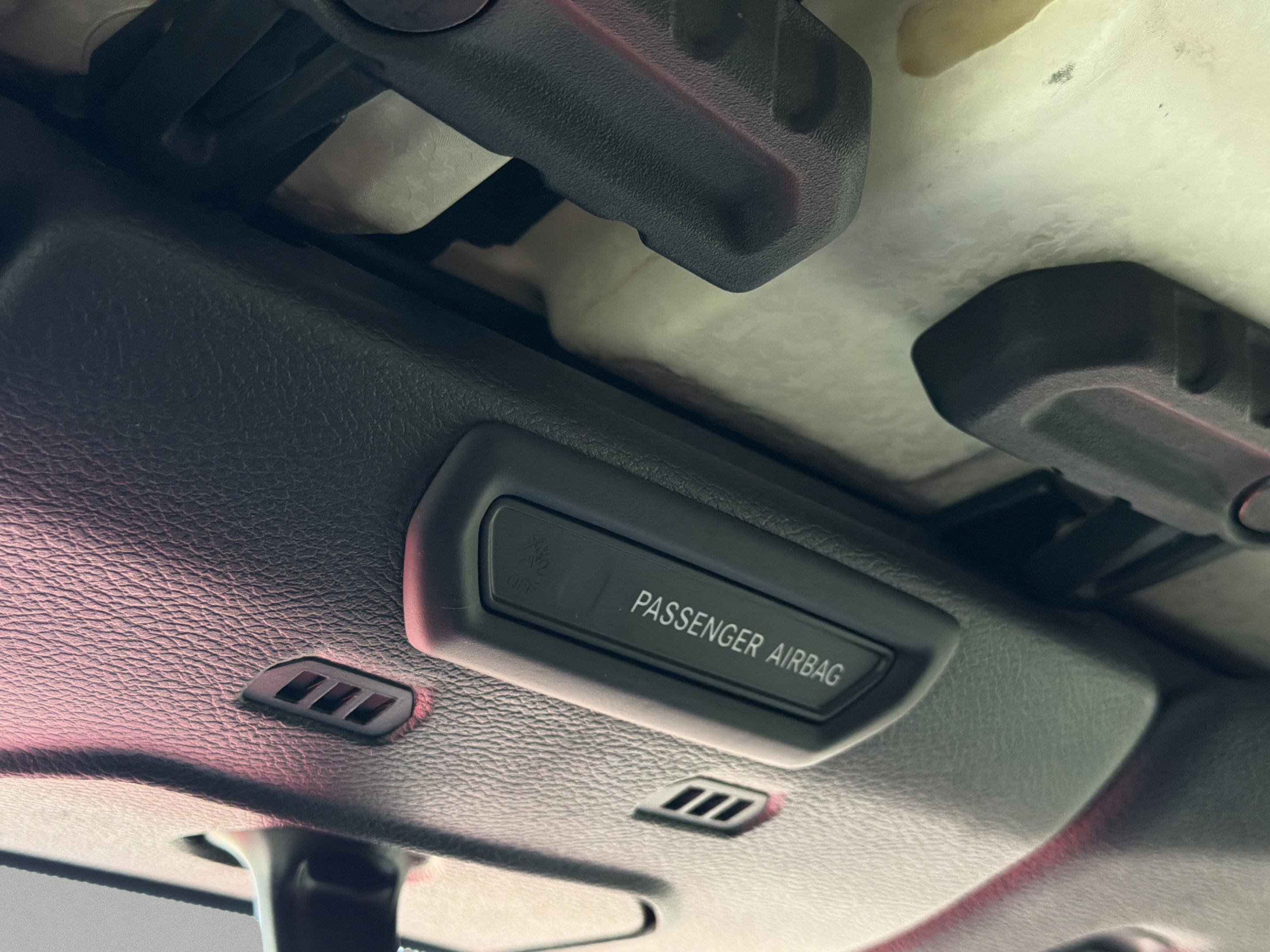 Used 2018 Jeep Wrangler Unlimited Sahara w/ Cold Weather Group image 21