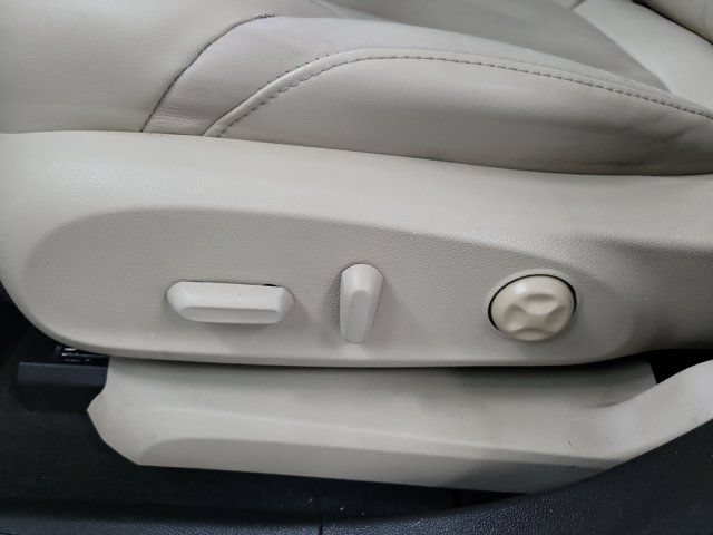 Used 2019 Buick Envision Essence FWD image 24