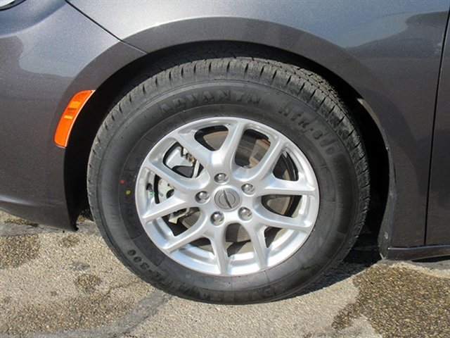 Used 2022 Chrysler Pacifica Touring-L FWD image 12