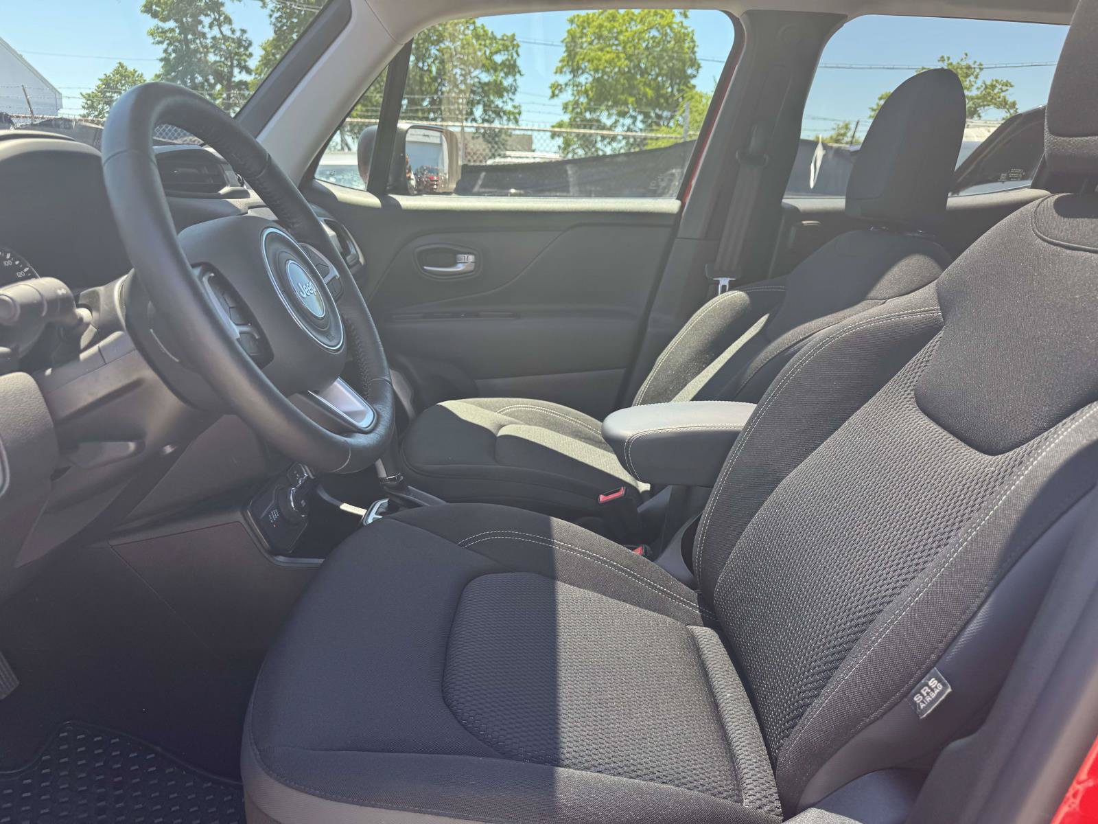 Certified 2023 Jeep Renegade Latitude w/ Sun/Sound Group AWD/4WD image 13