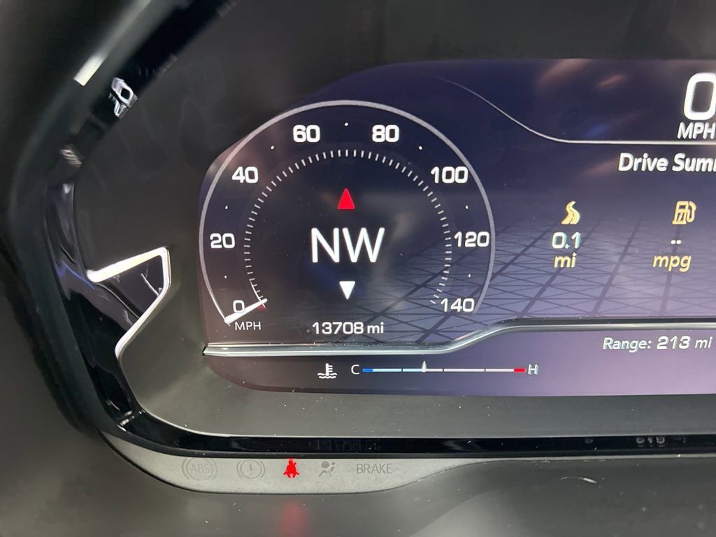 Used 2024 GMC Yukon XL Denali image 27