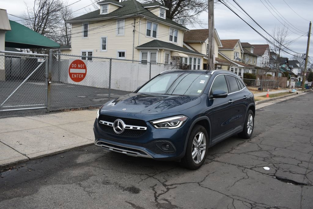 Used 2022 Mercedes-Benz GLA 250 w/ Premium Package Lite image 2