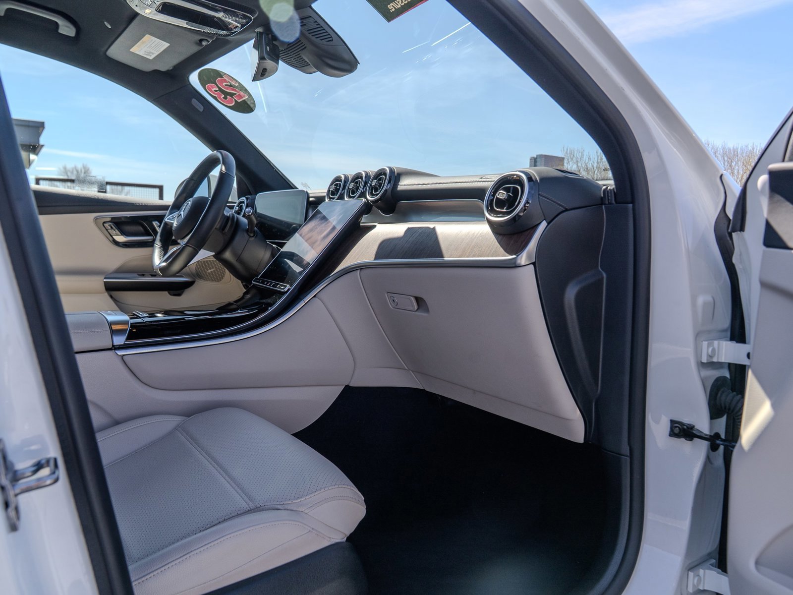 Used 2023 Mercedes-Benz GLC 300 4MATIC image 27