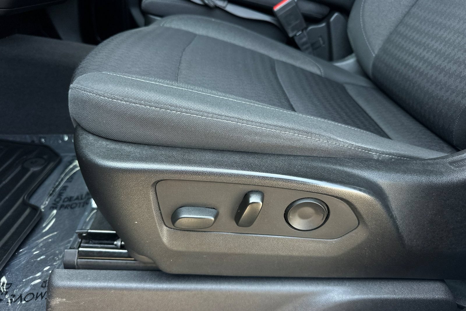Used 2022 Chevrolet Silverado 1500 Custom AWD/4WD image 13
