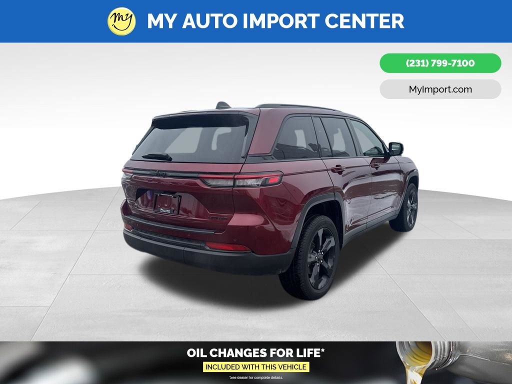 Used 2025 Jeep Grand Cherokee Limited w/ Black Appearance Package image 7