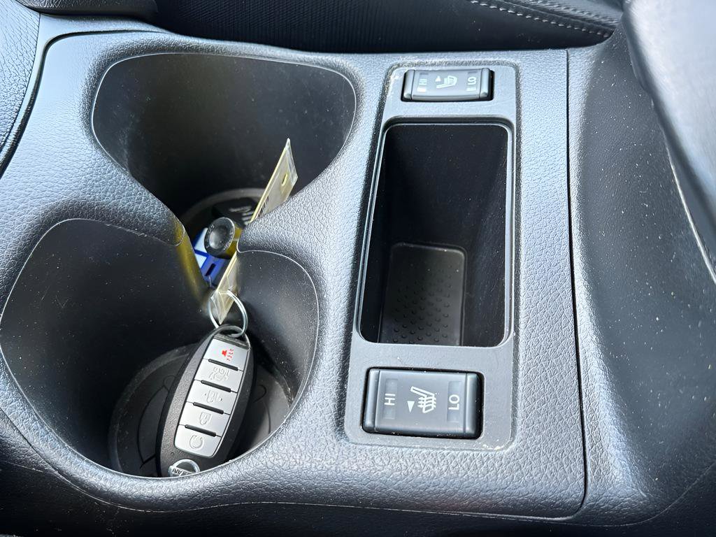 Used 2019 Nissan Rogue SV w/ Premium Package FWD image 30