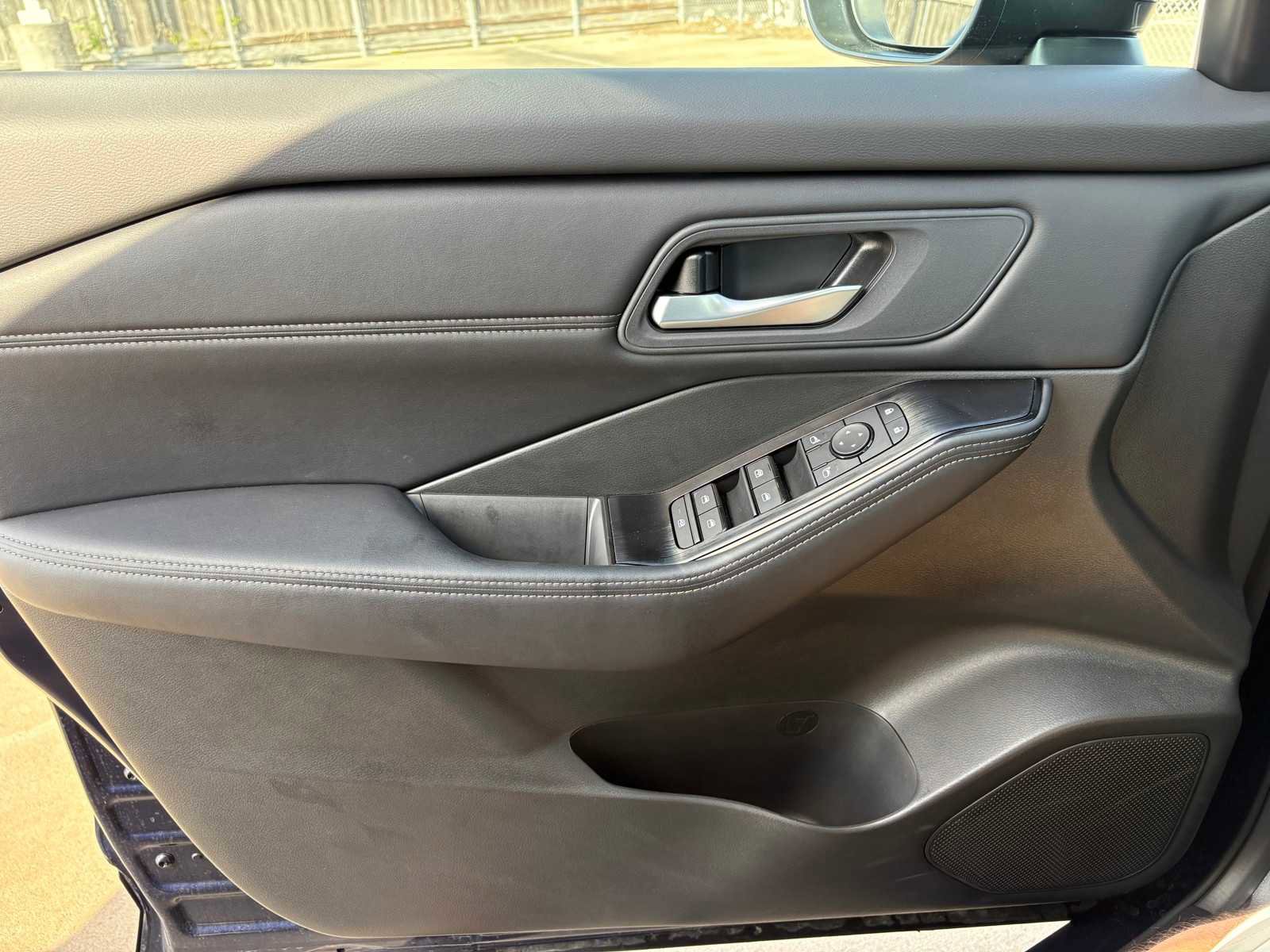 Used 2026 Nissan Rogue SV w/ SV Premium Package image 13