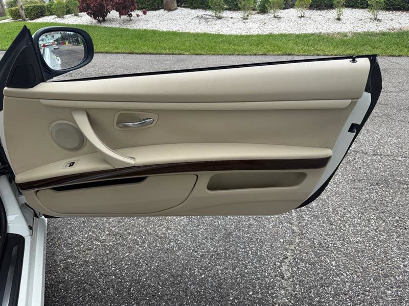 Used 2013 BMW 328i Convertible RWD image 17
