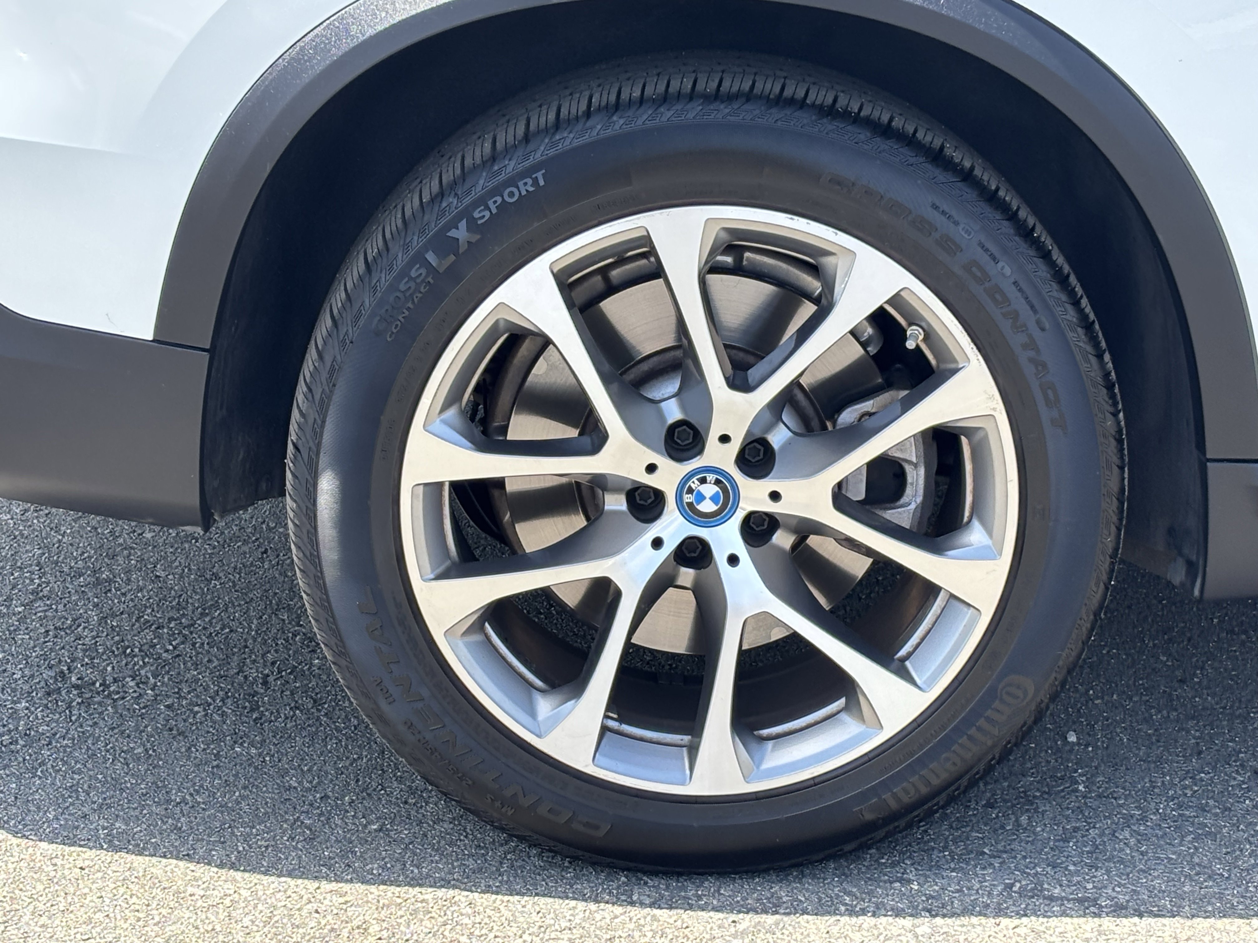 Used 2025 BMW X5 xDrive50e AWD/4WD image 9