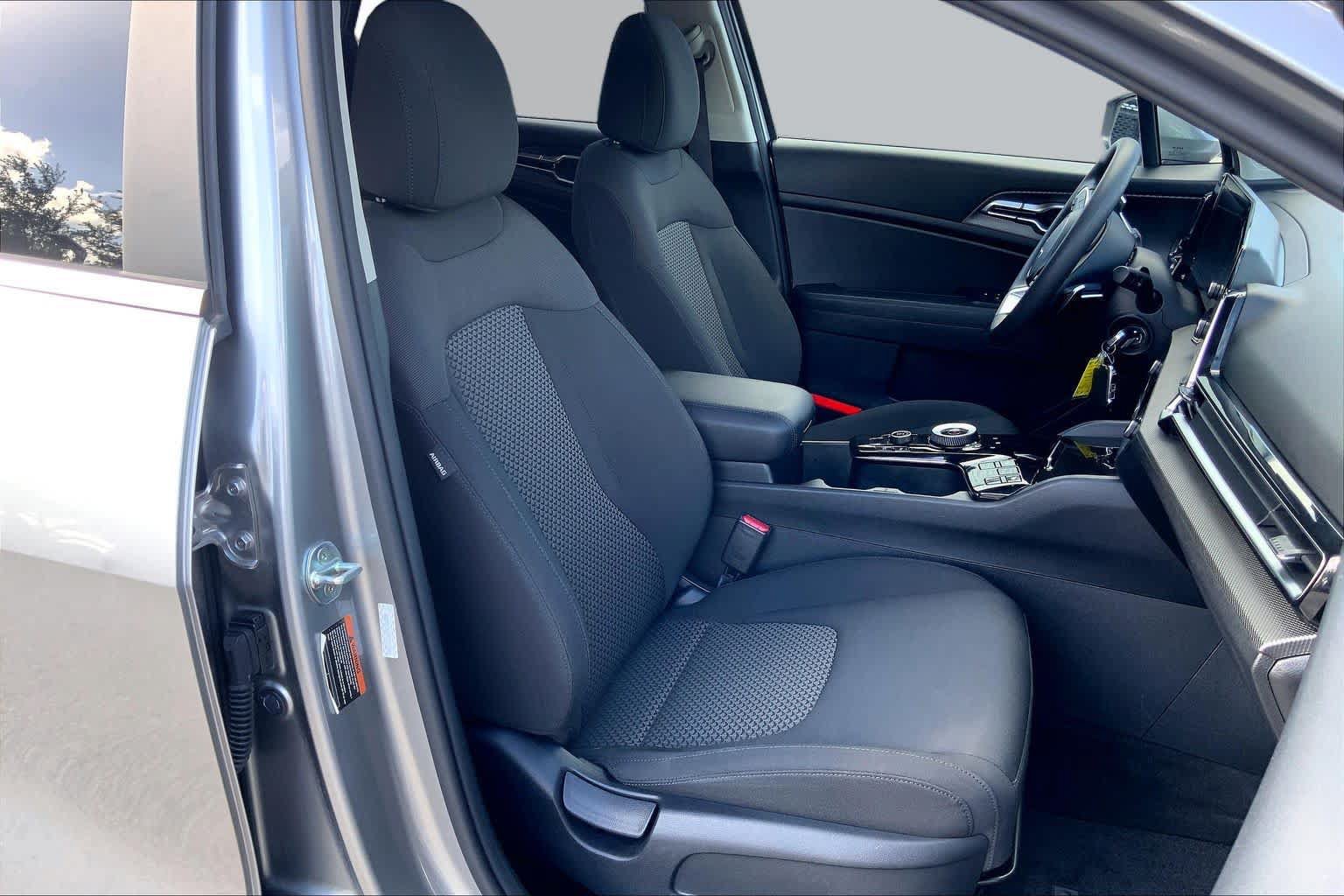 Used 2023 Kia Sportage LX AWD/4WD image 9