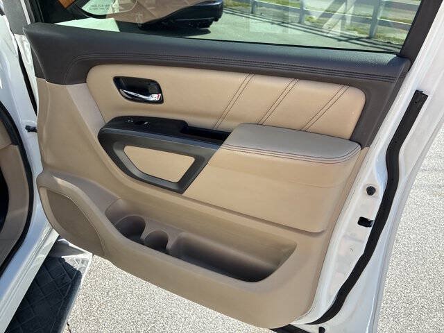 Used 2015 Nissan Armada Platinum w/ Platinum Reserve Package AWD/4WD image 28
