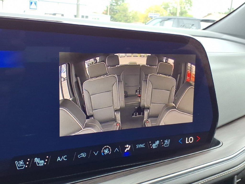 Used 2026 Chevrolet Suburban Premier AWD/4WD image 28