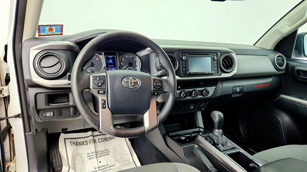 Used 2016 Toyota Tacoma SR5 w/ SR5 Appearance Package (SN) RWD image 11