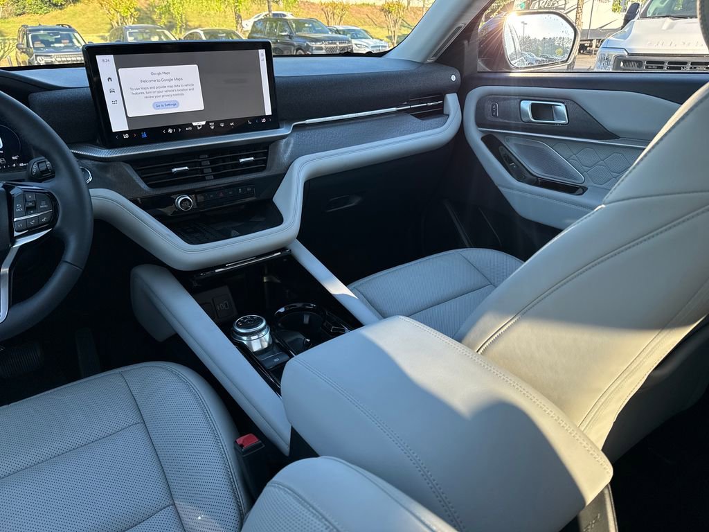 Used 2025 Ford Explorer Platinum w/ LUX Leather Package image 30