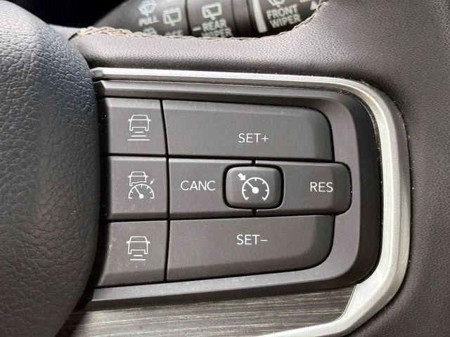 Certified 2024 Jeep Wagoneer Series II w/ Flexible Seating Group AWD/4WD image 23