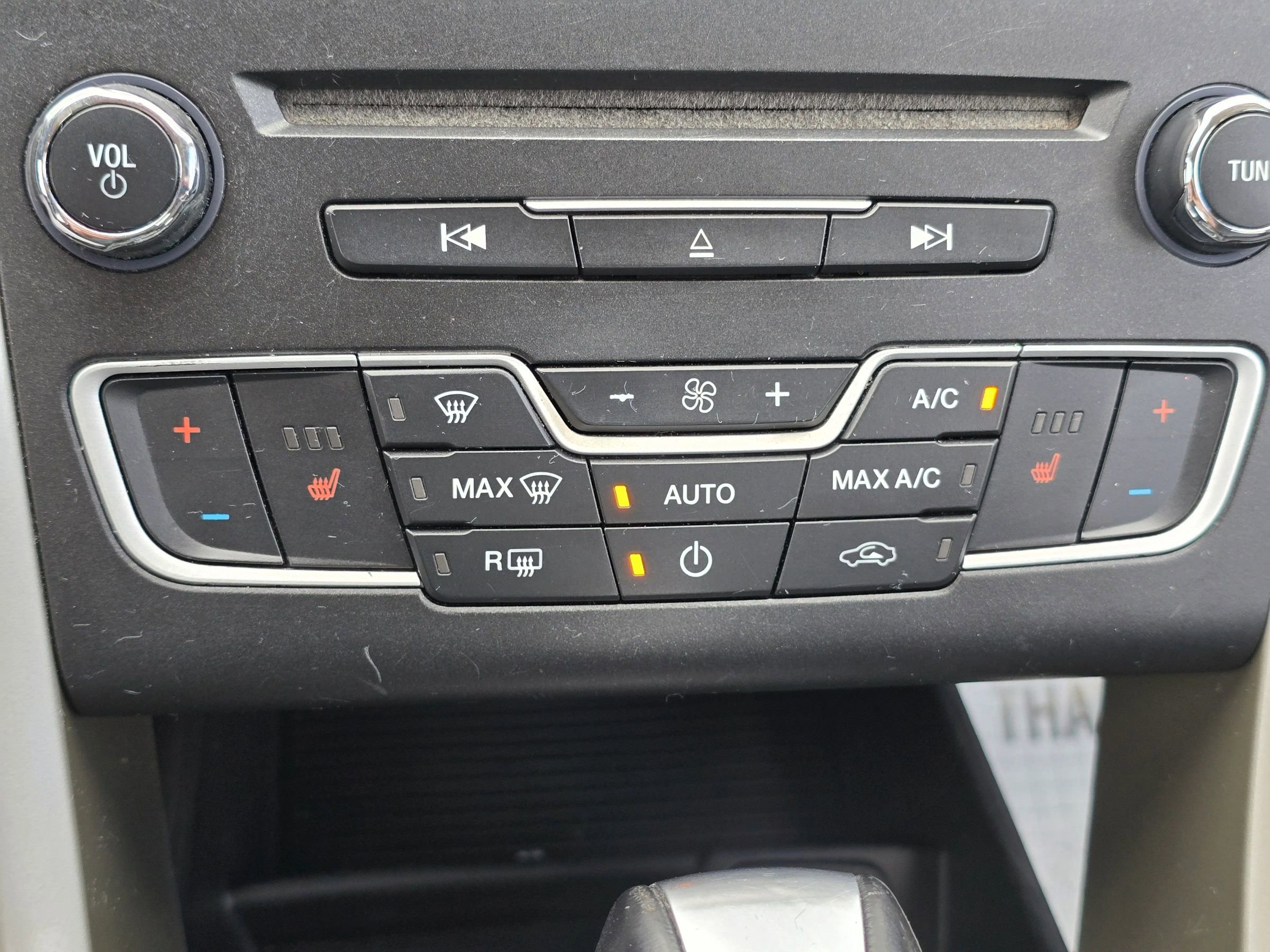 Used 2016 Ford Fusion SE w/ Equipment Group 202A FWD image 32