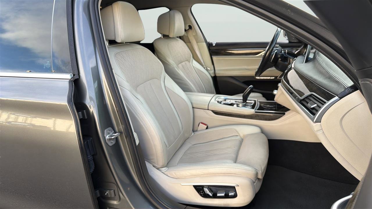 Used 2016 BMW 750i xDrive AWD/4WD image 14