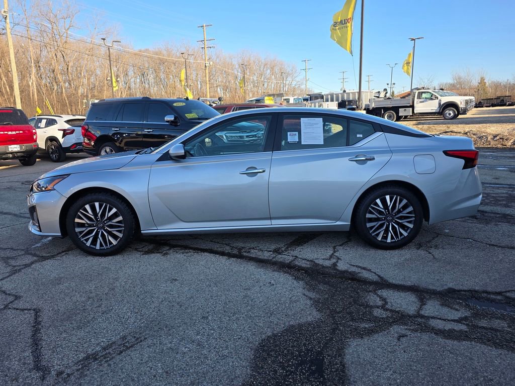 Used 2023 Nissan Altima 2.5 SV FWD image 8