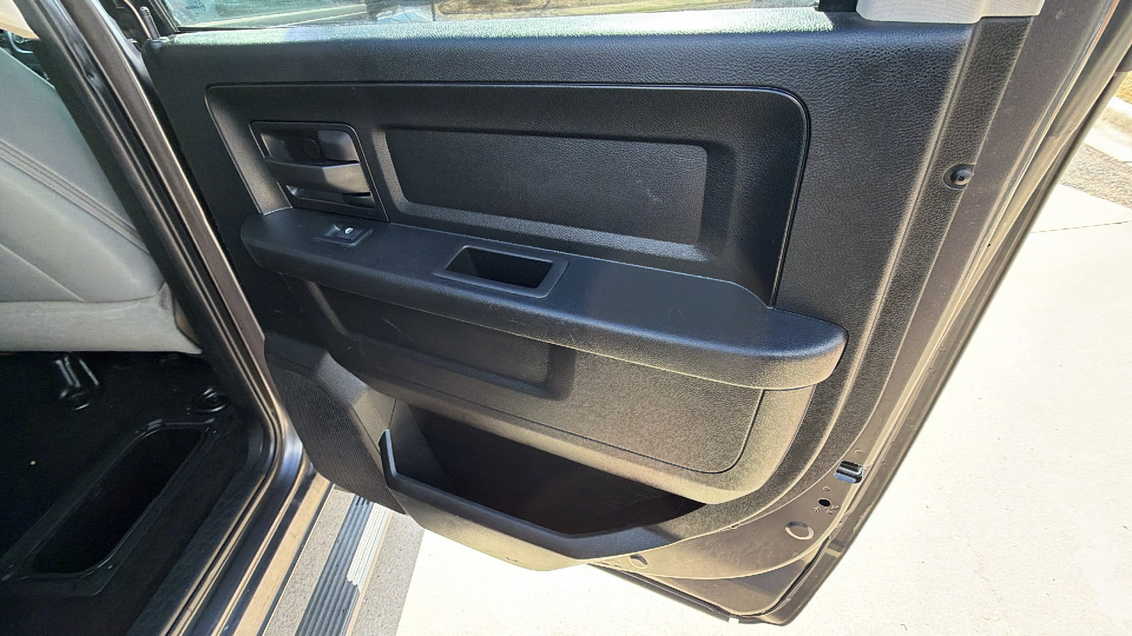 Used 2017 RAM 1500 Express w/ Express Value Package image 20