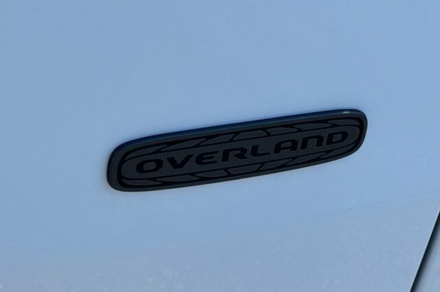 Certified 2026 Jeep Cherokee Overland w/ Trailer Tow Group AWD/4WD image 22