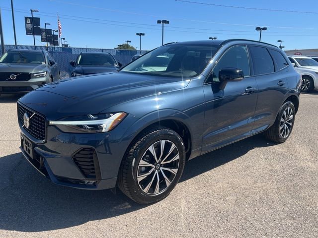 Used 2025 Volvo XC60 B5 Core image 7