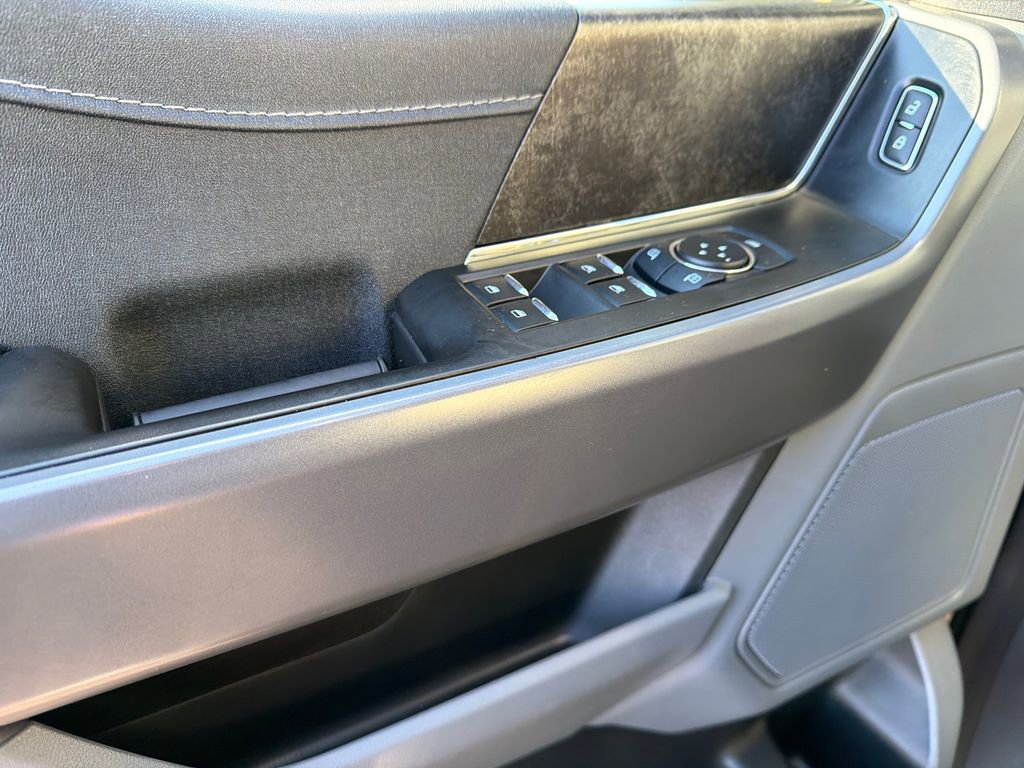 Used 2025 Ford F150 Lightning XLT image 33