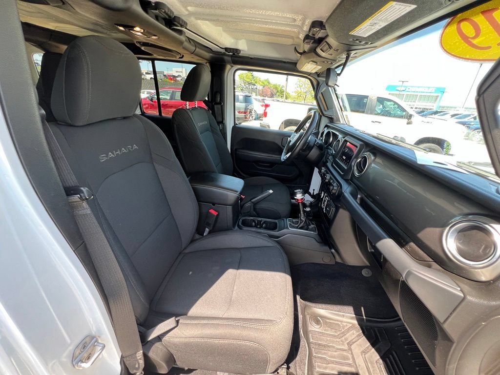 Used 2019 Jeep Wrangler Unlimited Sahara AWD/4WD image 26