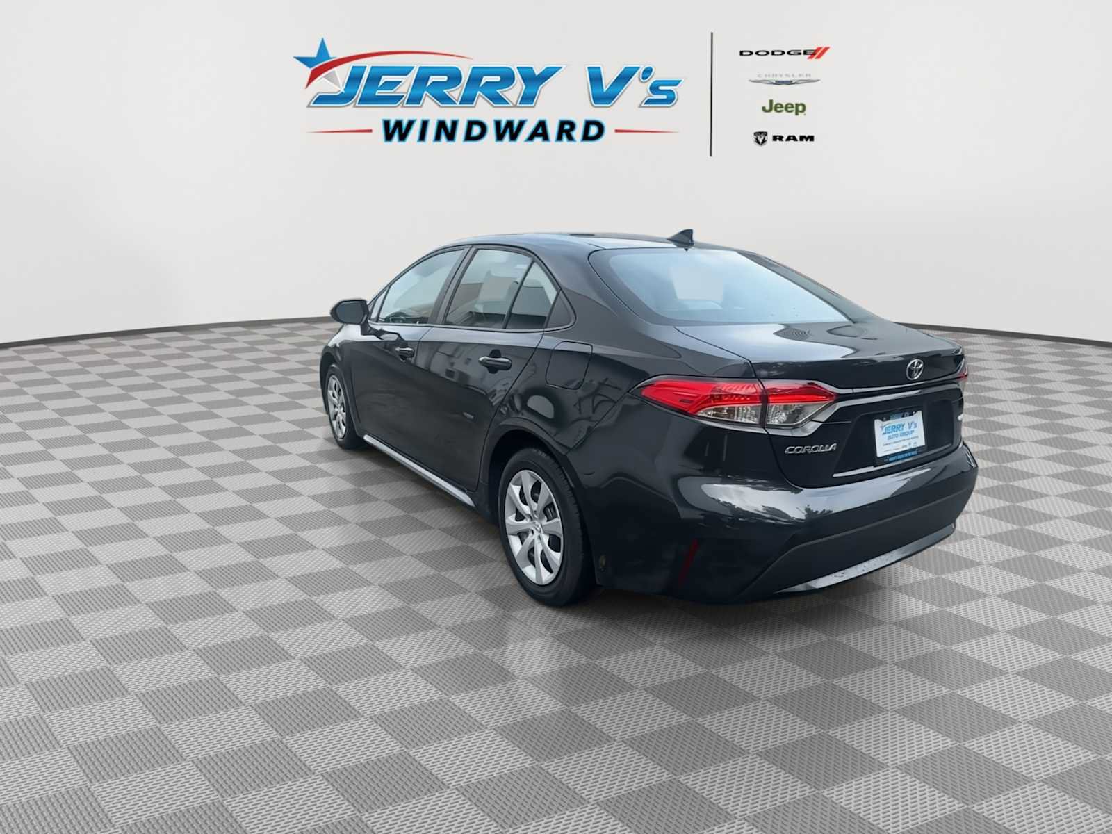 Used 2022 Toyota Corolla LE image 6